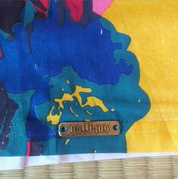 ❤️🔥❤️🔥Hurry! Store Close TOMORROW😱!! Galliano Tank top - Picture 3 of 6